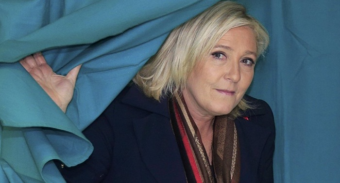 Marine Le Pen prône la fin de l`éducation gratuite pour les enfants étrangers